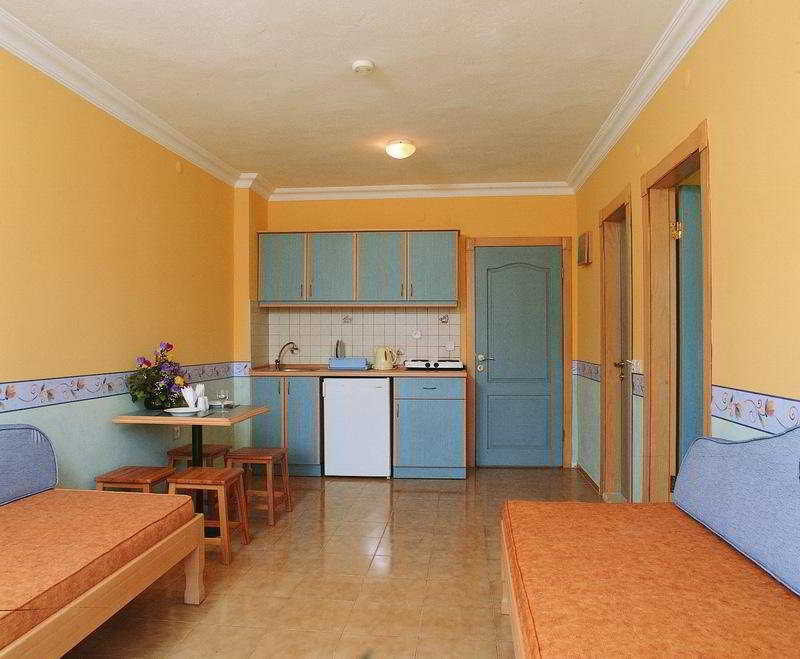Selen Apart İçmeler Ngoại thất bức ảnh