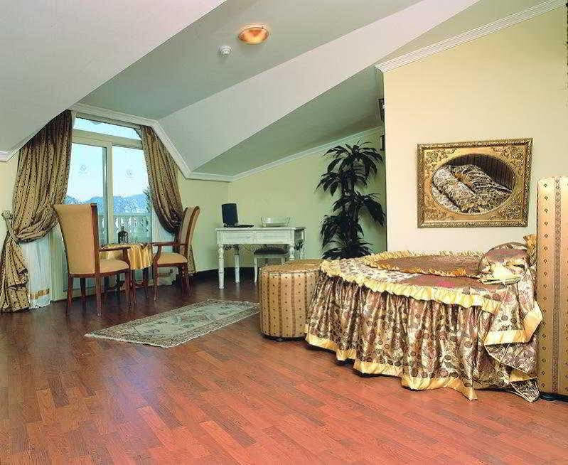 Selen Apart İçmeler Ngoại thất bức ảnh